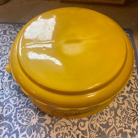 Vintage California Pottery Mustard Casserole Dish/Soup Tureen/ Serving Dish - Picture 8 of 11